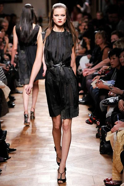Look 32